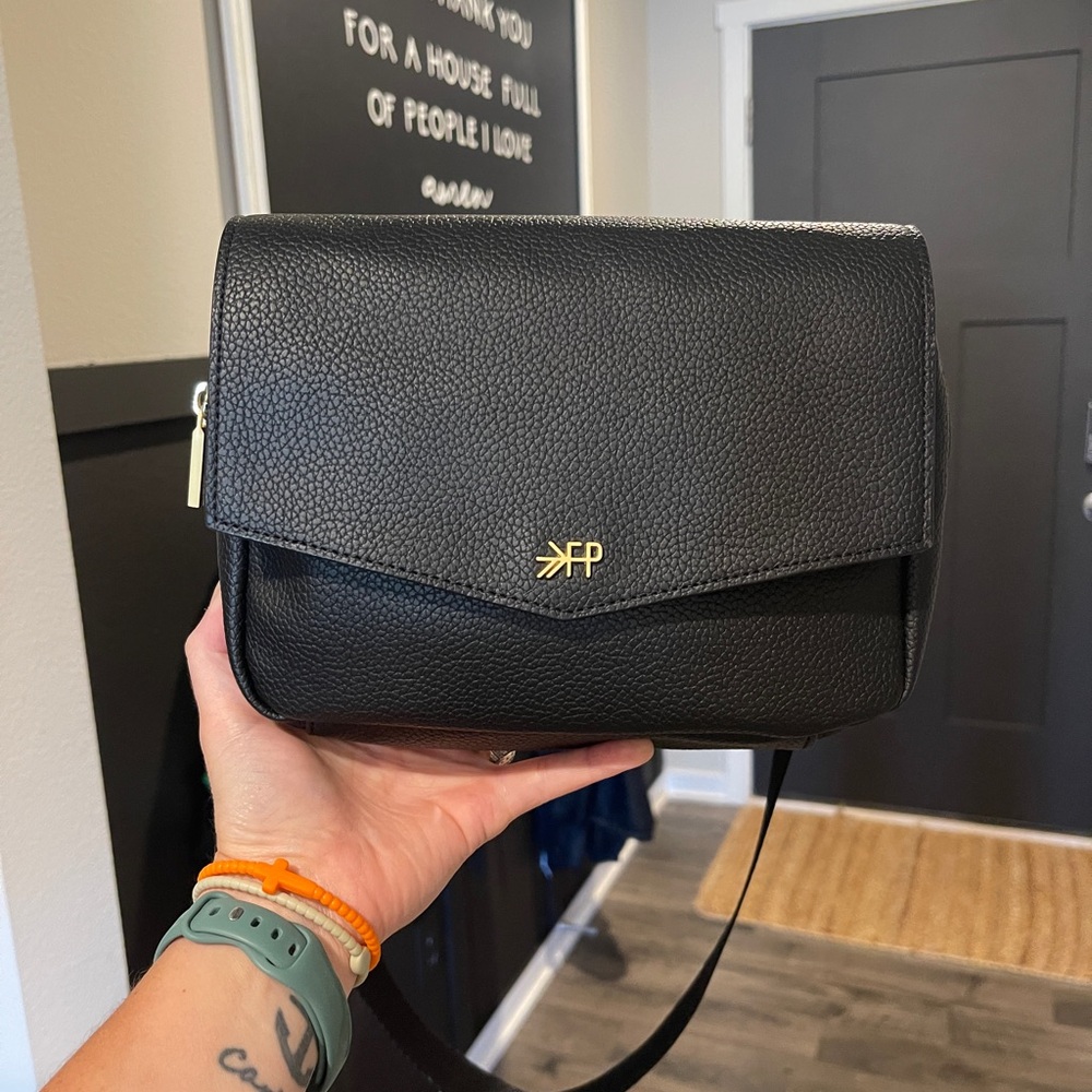 Freshly picked crossbody